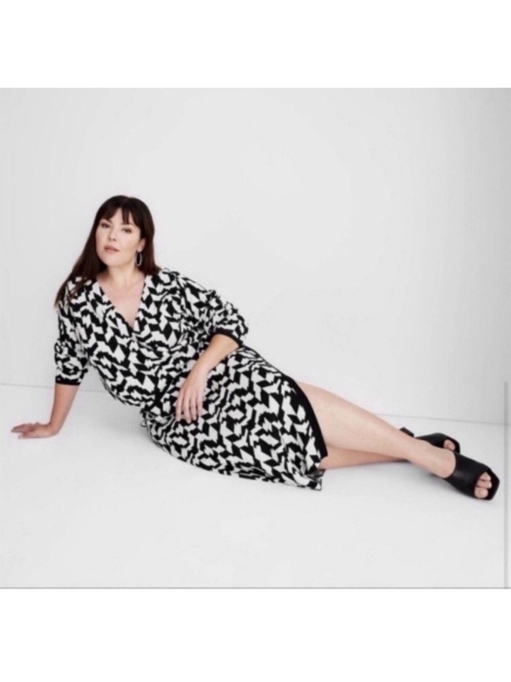 Future Collective Black and White Patterned Sweater (1X) & Matching Skirt (XL)